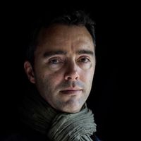 Photograph of Tom Henry