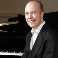 Photograph of Leigh Harrold