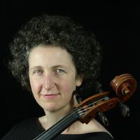 Photograph of Rosanne Hunt