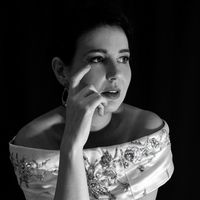 Photograph of Ruth Roshan