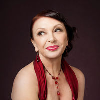 Photograph of Linda Cable Photograph of Linda Cable