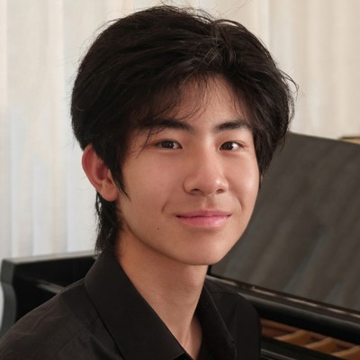 Photograph of Elton Sun