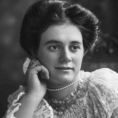Photograph of Eileen Castles