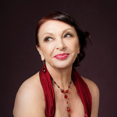 Photograph of Linda Cable